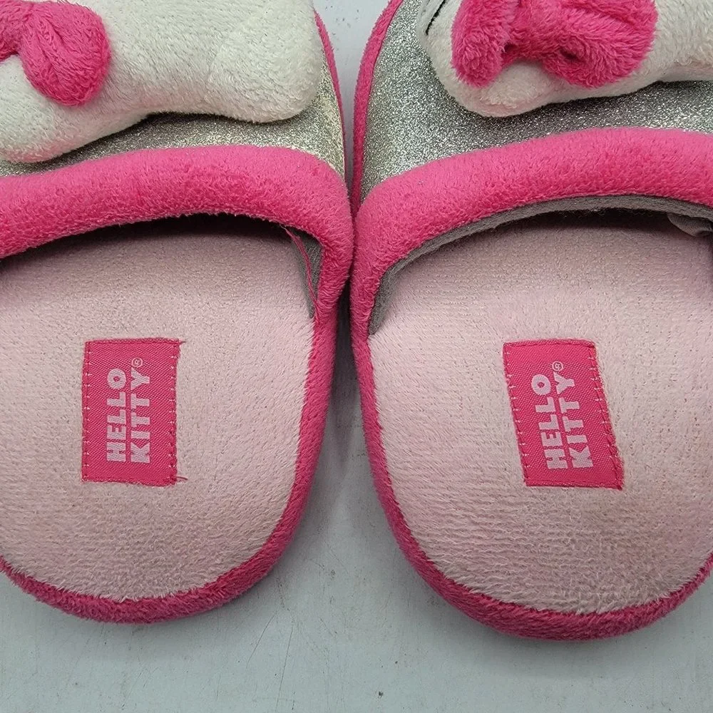 Hello Kitty Sanrio Girls Size 13/1 Pink Fluffy Warm Slippers Plush Kitty